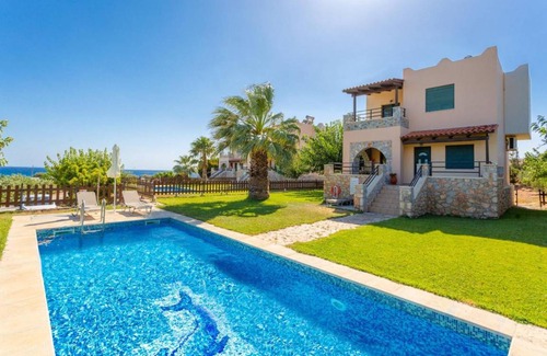 Fragkokastello Villa | 288 m² Villa ∙ 8 bedrooms ∙ 18 guests