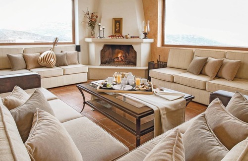 Nikos Kazantzakis House | 295 m² House ∙ 6 bedrooms ∙ 12 guests