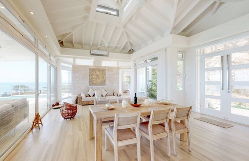 Pristine Bay House | 297 m² House ∙ 3 bedrooms ∙ 6 guests