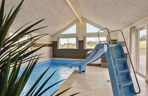 Vejby House | 298 m² House ∙ 9 bedrooms ∙ 24 guests
