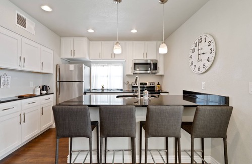 Sam Hughes Villa | 2B/1b:Casita B-downtown-UofA-Restaurants-Cafes-Bars-Museums-Washer/Dryer-Parking