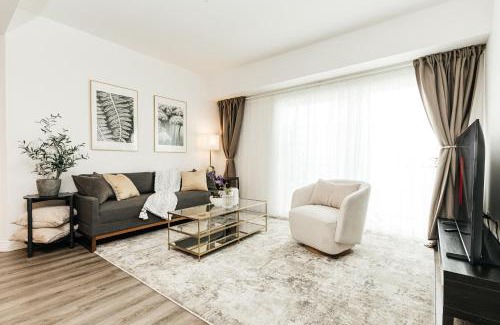 Westwood Apartment | 2BD near UCLA with Parking