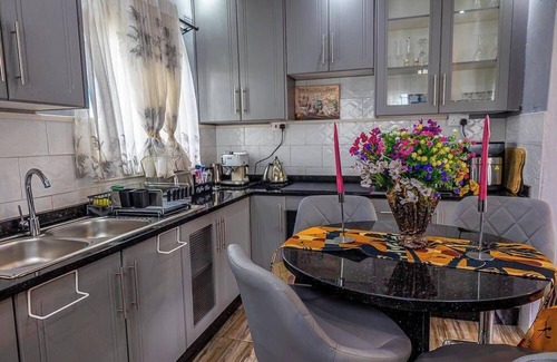 Harare House | 2Bed-4Guests-Garden-NearCentre&Attractions