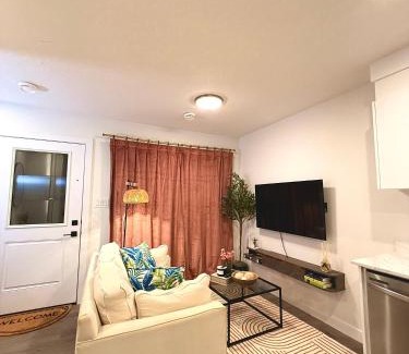 Northeast Edmonton Apartment | 2bed Lagos House Backyard Suites Downtown