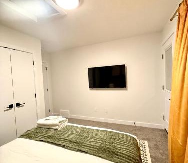 Northeast Edmonton Apartment | 2bed Lagos House Backyard Suites Downtown
