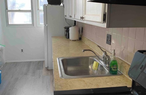 Southeast House | 2BR, 1BR -Near U.S. Capitol & Commanders Stadium.