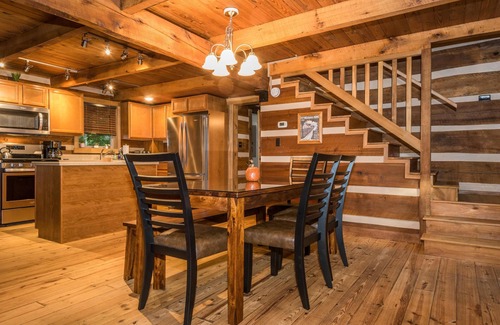 Gnaw Bone Cabin | 2BR, 2 BA Log Cabin