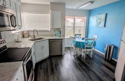 Isla del Sol Condo | 2br/2 bath Isla del Sol updated condo - beautiful golf and sunset views!