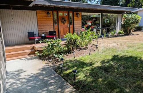 Bridle Trails House | 2BR 2BA Kirkland Bridle Trails