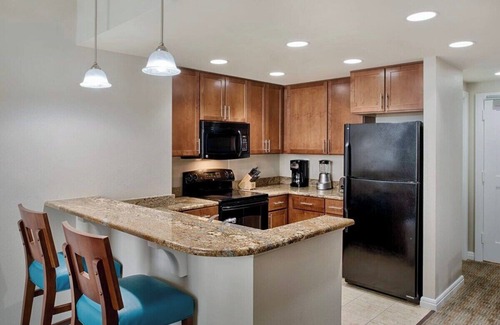 Potomac West Condo | 2BR/2BA Oxon Hill Apartment 4 Beds