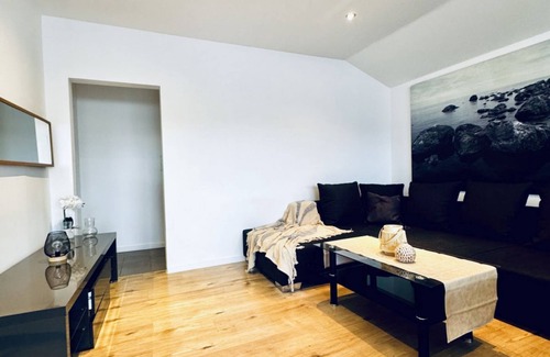 Vienna Apartment | 2BR Apartment for 6P; 16-Mins to Blumengärten