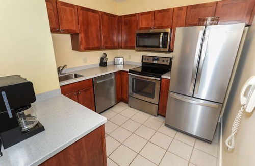 Ludlow Condo | 2BR Exec Condo + Close to All Amenities | Biking