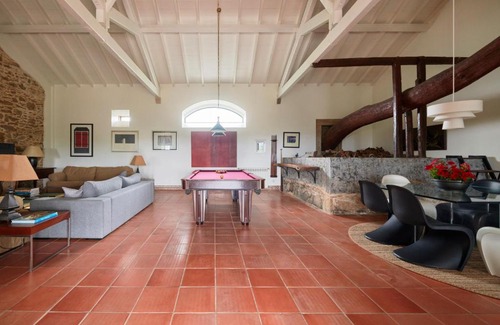 Sobral de Monte Agraco Villa | 2BR Farmhouse with Swimming Pool, By TimeCooler