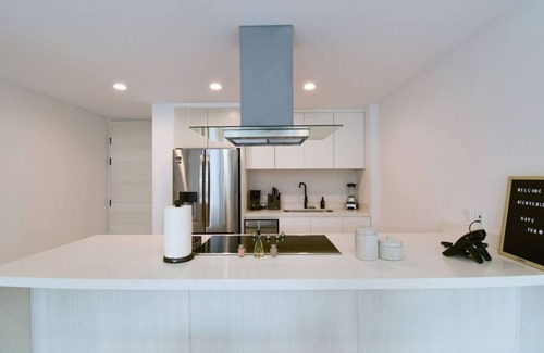El Tezal Apartment | 2BR Gem: City & Beach