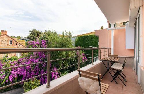 Adalar Apartment | 2BR House W Island Charm