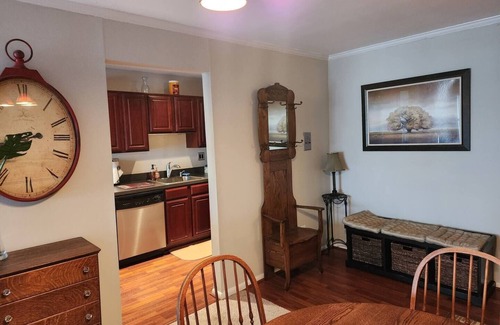 Cheltenham Apartment | 2BR, Long Term Monthly Discount