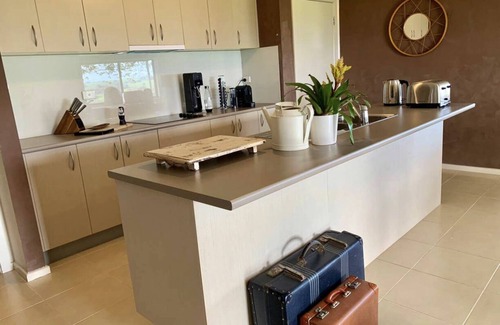 Mia Mia Villa | 2BR Mia Mia Vistas~Two Villas in Heathcote Wine Country~Spa, Fire Pit & Views