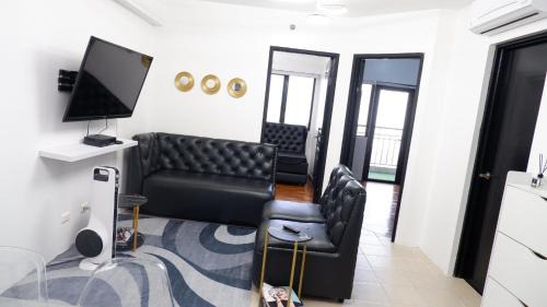 Ususan Apartment | 2BR near BGC & Makati. Karaoke, Netflix, Amazon Prime