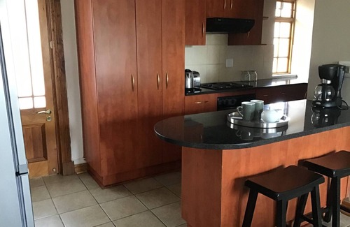 Bloemfontein House | 2BR Relocation Housing Fully Furnished Secured in Pentagon Park