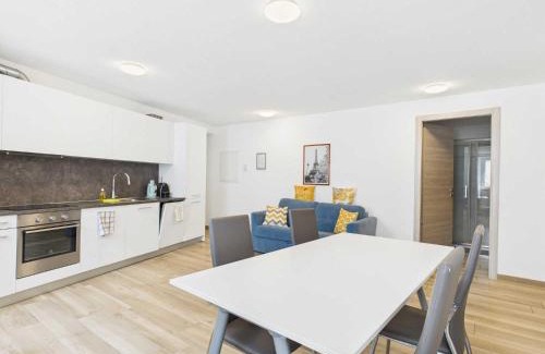 Curio Apartment | 2Curio Court House Charming Lodge in Malcantone
