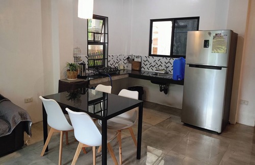 Roxas City House | 2mins from Roxas Airport,2mins ride to beach, 3mins to SM,10mins to Culasi Port