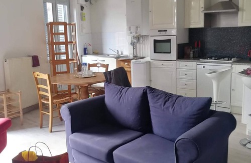 Saint-Chamond Apartment | 2ND FLOOR APARTMENT FACING THE PARK