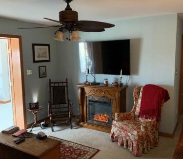 Milford Bed & Breakfast | 2nd floor guest room with attached bath