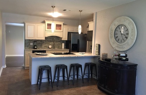 Alamo Heights House | 3/1 + Office/Lg Yard, Short Term Leases