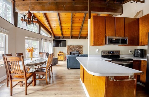 Black Bart Cabin | 3/2, Sleeps 6 (5 beds), Close To Heavenly/Casinos