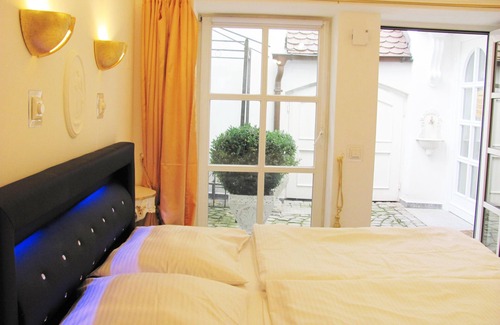Memmingen House | 3 | Accommodation - Apartment Storchenfärbe