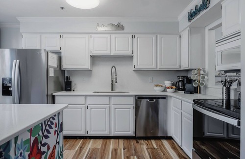 Rutledge Hill House | 3 Baths! Walk 2 Broadway! Free Parking!