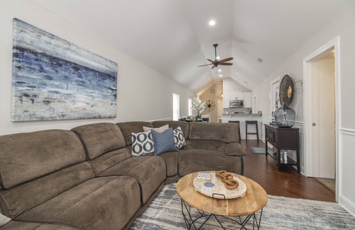 Conshohocken House | 3-BD with a Wine Cellar in the Heart of Conshy