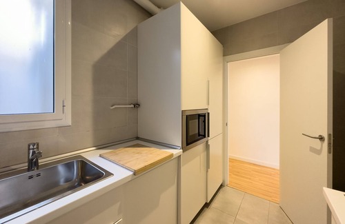 Sants Apartment | 3-bedroom apartment near Sants train station
