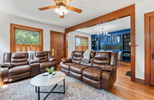 College Hill House | 3 Bed 1 5 Bath Home in College Hill By Hospital