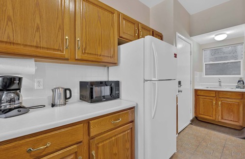 East Cambridge Apartment | 3 Bed 1 Bath Near MIT