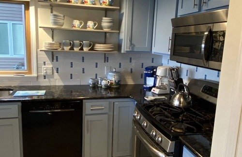 Dunkirk House | 3 bed 2 bath cottage with direct lake and fishing access from backyard, sunsets