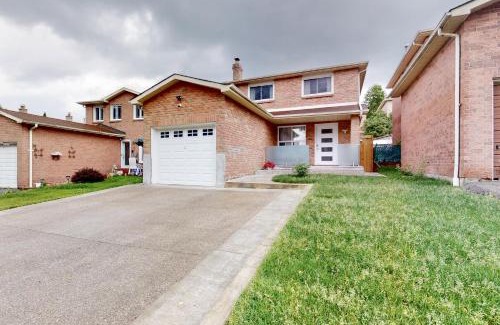Ajax Apartment | 3-Bed 3-Bath Cozy Vacation House in Ajax, Greater Toronto Area, ON, Canada