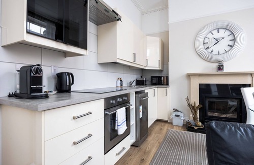 Broadstone Apartment | 3 Bed Apt In Phibsborough-12 Min Walk to The Spire