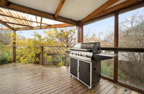 Ainslie House | 3-Bed Family Haven with Garden & BBQ Area