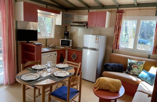 La Faute-sur-Mer Ski Chalet | 3 bedroom cottage for 6/8 people