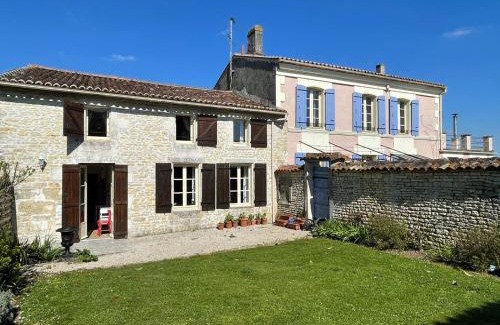 Nantille House | 3 Bed Gite with private pool & garden in Nantille