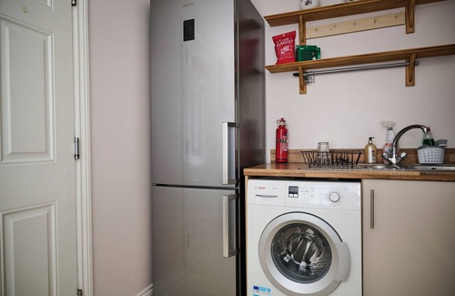 Pinkwell House | 3 Bed House in Hayes & Heathrow