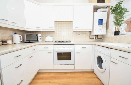 Crosby Apartment | 3 Bed House, Sleeps 5, Walking Distance to Centre