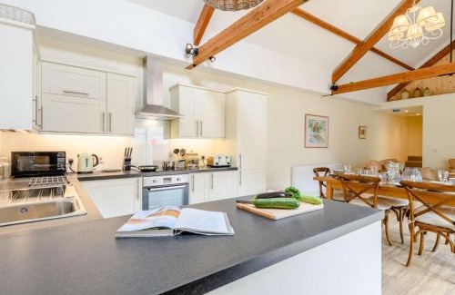 Woolland House | 3 Bed in Blandford Forum 83014
