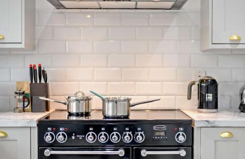 Corfe House | 3 Bed in Corfe Castle 86239