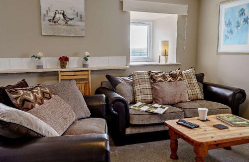 Cosheston House | 3 Bed in Cosheston 90731