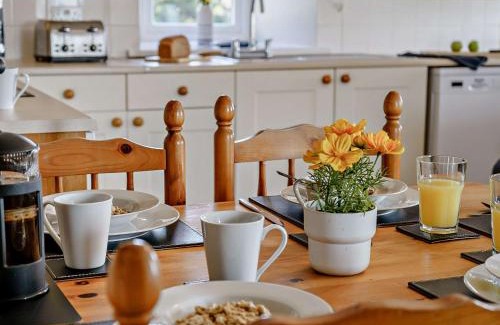 Cosheston House | 3 Bed in Cosheston 90731