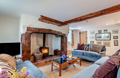 Amesbury House | 3 Bed in Salisbury 95325