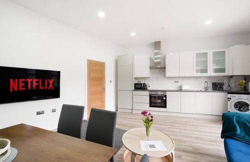 Harrow Apartment | 3 bed Penthouse Harrow centre