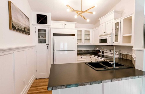 Pepper Ridge House | 3-bed + Private Pool NE Phoenix Bungalow